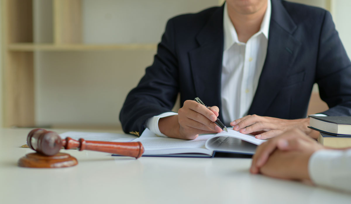 Choosing the right DUI lawyer in Georgia — public defender or private attorney